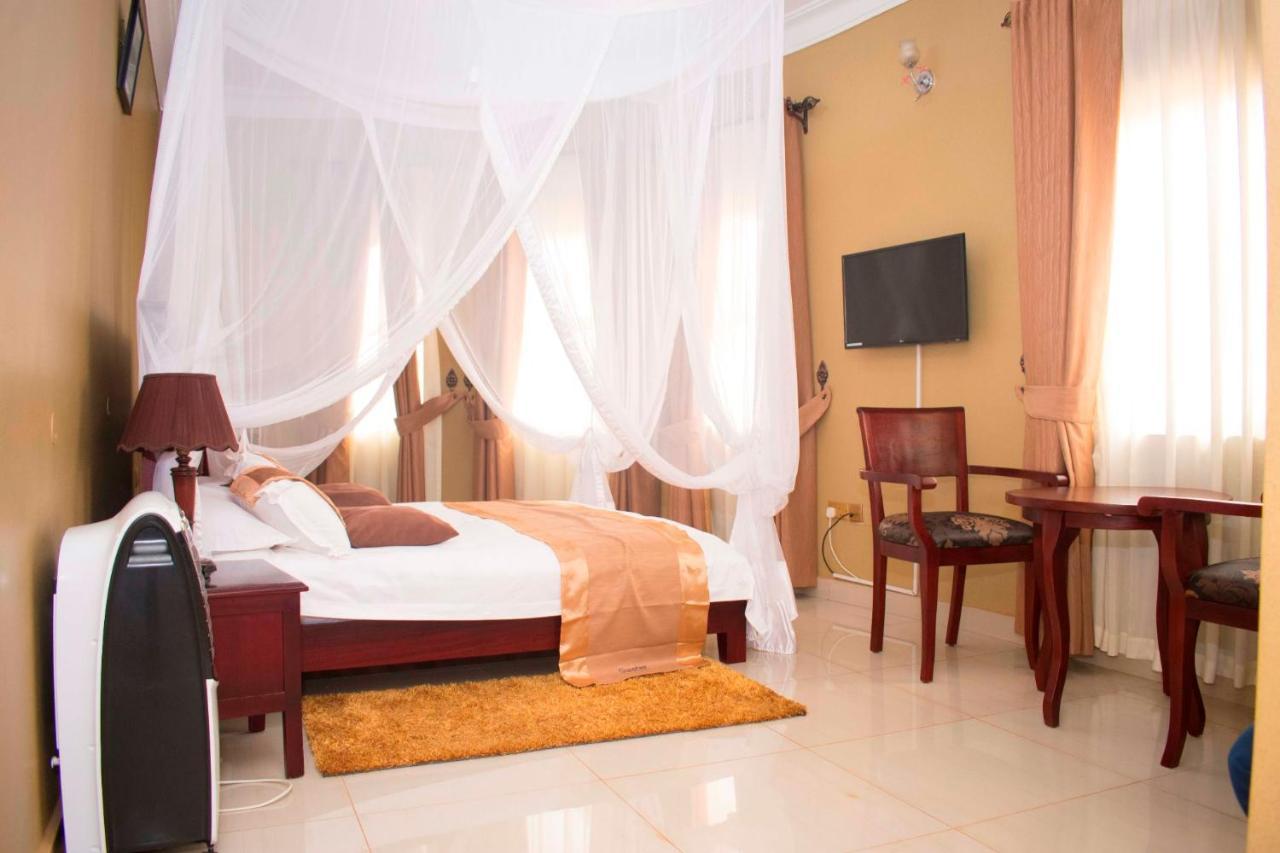 Sapphire Hotel Entebbe Kigo Kajansi المظهر الخارجي الصورة