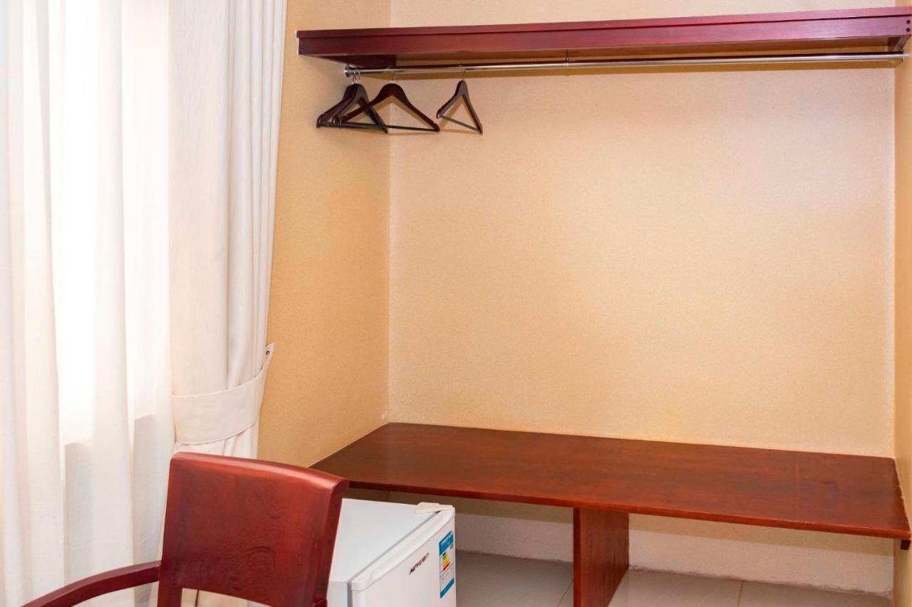 Sapphire Hotel Entebbe Kigo Kajansi المظهر الخارجي الصورة