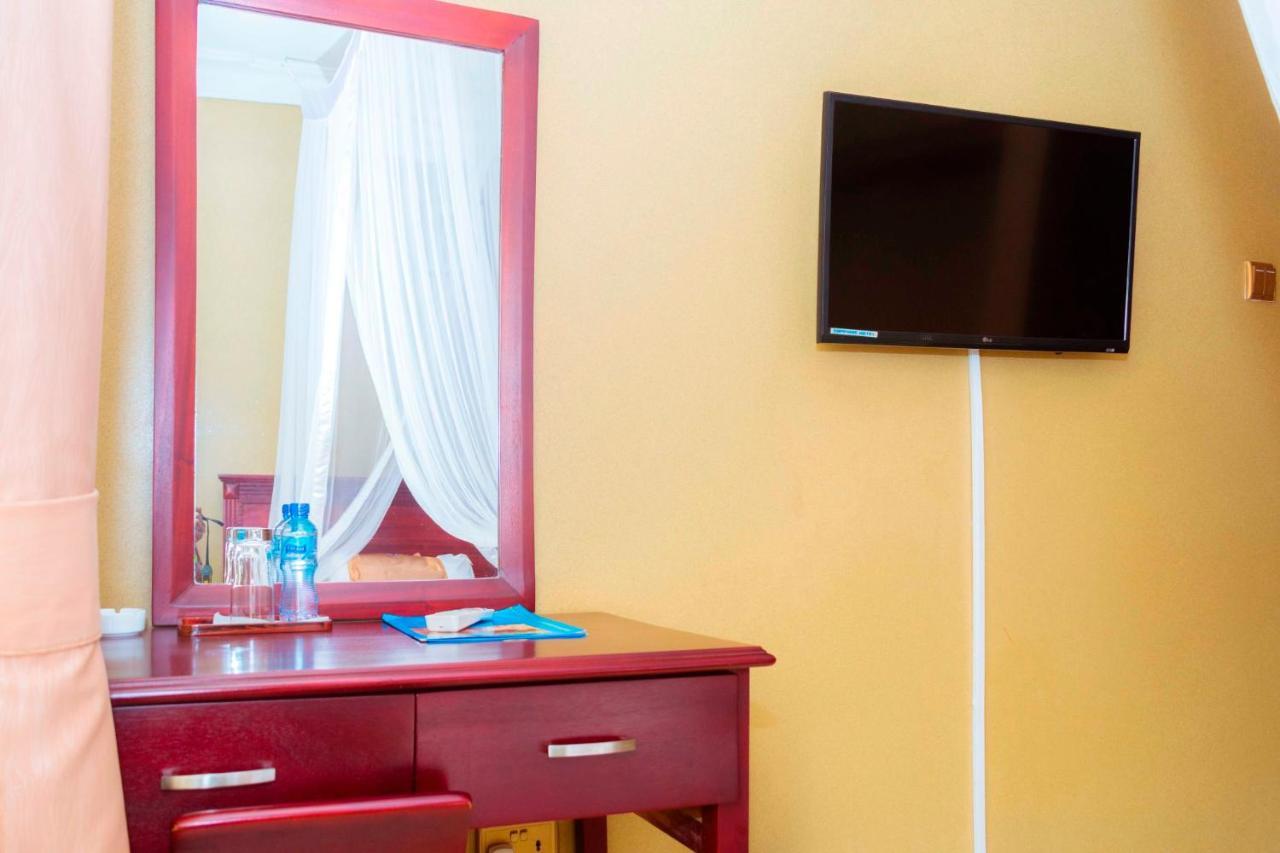 Sapphire Hotel Entebbe Kigo Kajansi المظهر الخارجي الصورة