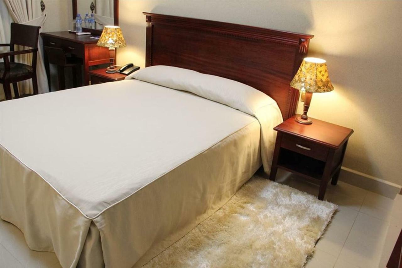 Sapphire Hotel Entebbe Kigo Kajansi المظهر الخارجي الصورة