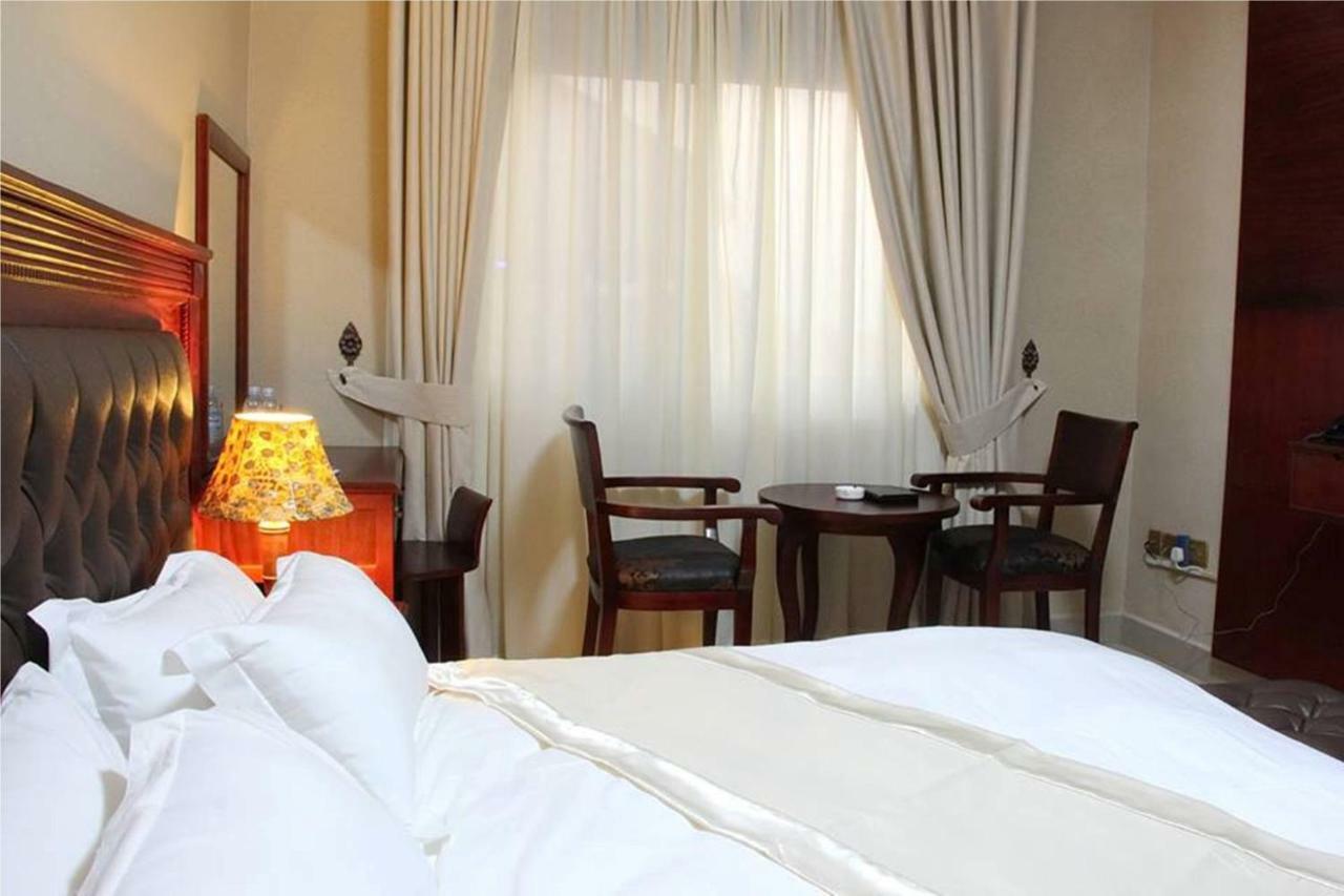 Sapphire Hotel Entebbe Kigo Kajansi المظهر الخارجي الصورة