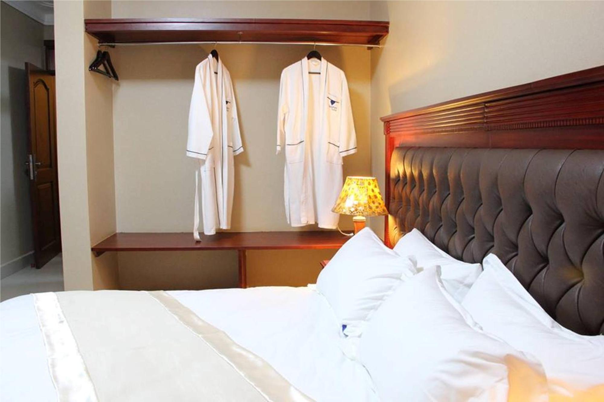 Sapphire Hotel Entebbe Kigo Kajansi المظهر الخارجي الصورة