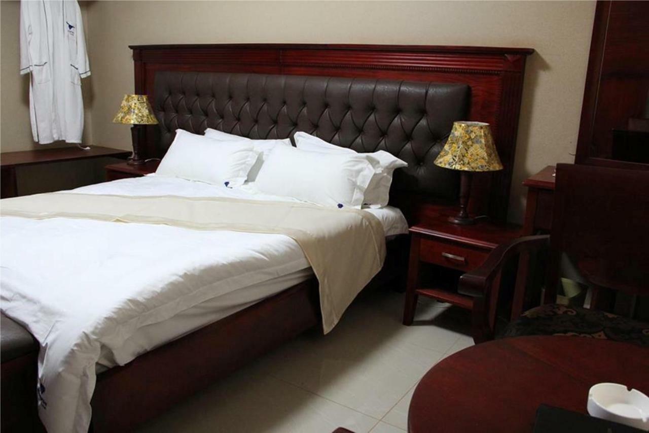 Sapphire Hotel Entebbe Kigo Kajansi المظهر الخارجي الصورة