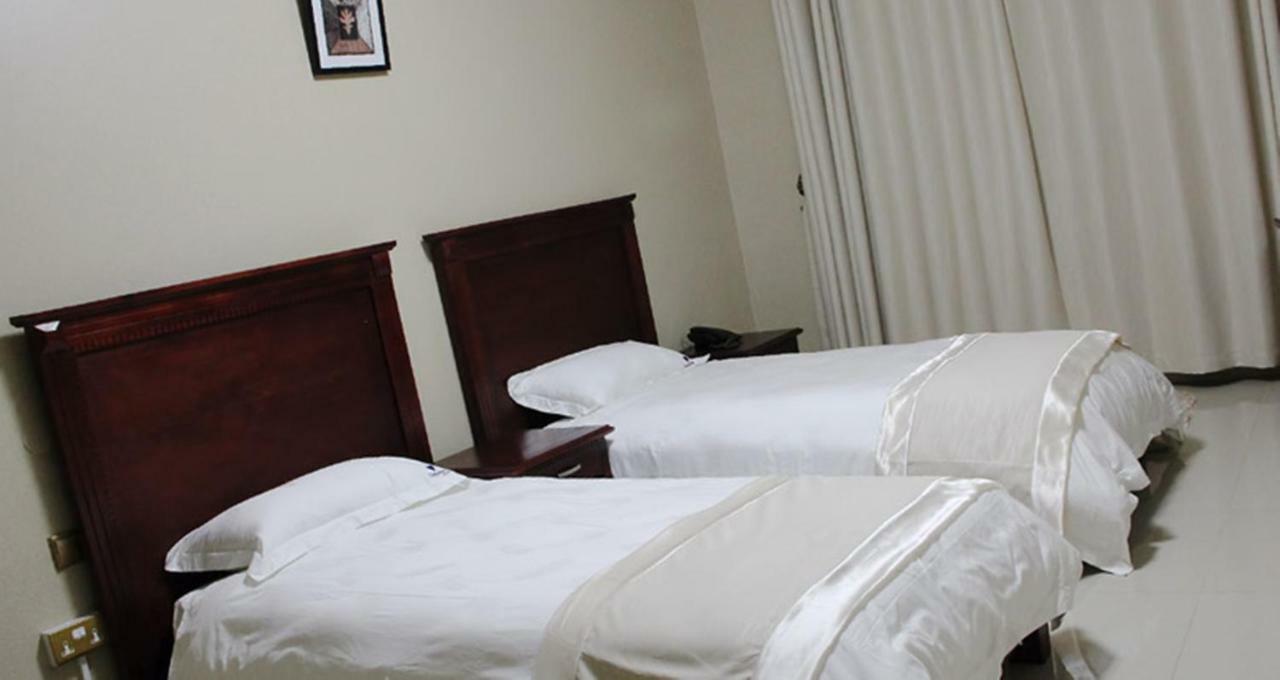 Sapphire Hotel Entebbe Kigo Kajansi المظهر الخارجي الصورة