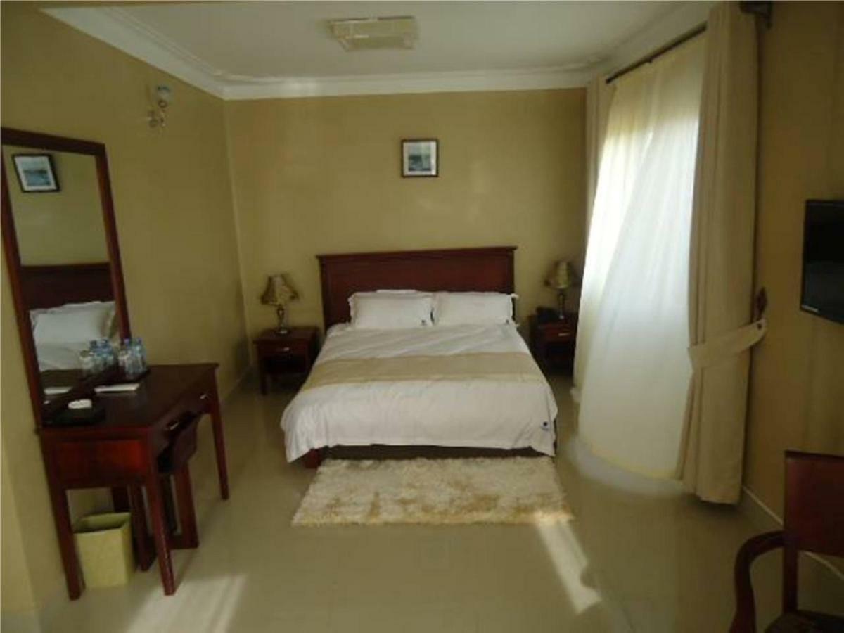 Sapphire Hotel Entebbe Kigo Kajansi المظهر الخارجي الصورة